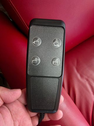 Poltrona elettrica rossa in pelle nuova mai usata