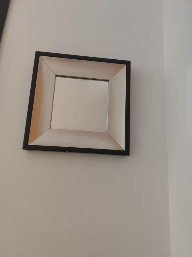 Espejo Cuadrado Marco Negro y Plateado