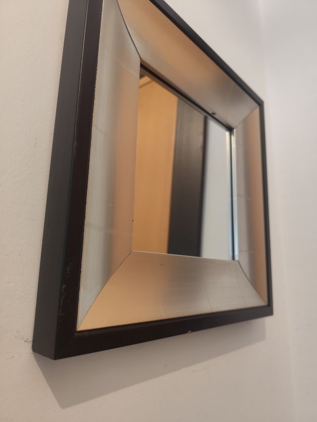 Espejo Cuadrado Marco Negro y Plateado