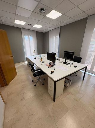 Oficina en alquiler en Centre en Girona