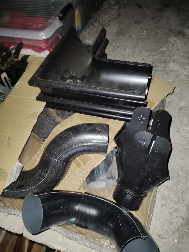 Canalón aluminio lacado negro mate 80mm + bajantes