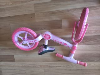 Bicicleta de equilibrio rosa