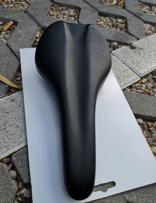 Sillín de bicicleta negro