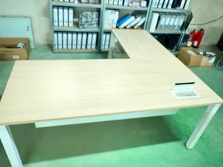 Mesa de trabajo con ala izquierda