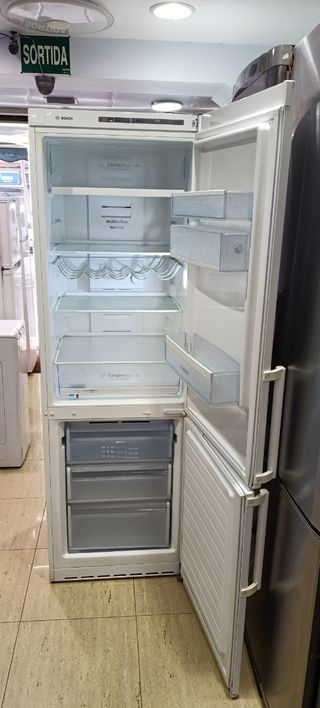 Nevera Combi Bosch Blanca
NO Frost energía A+