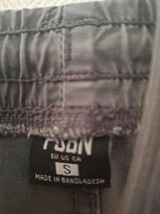 2 Pantalones Ajustados al Tobillo.