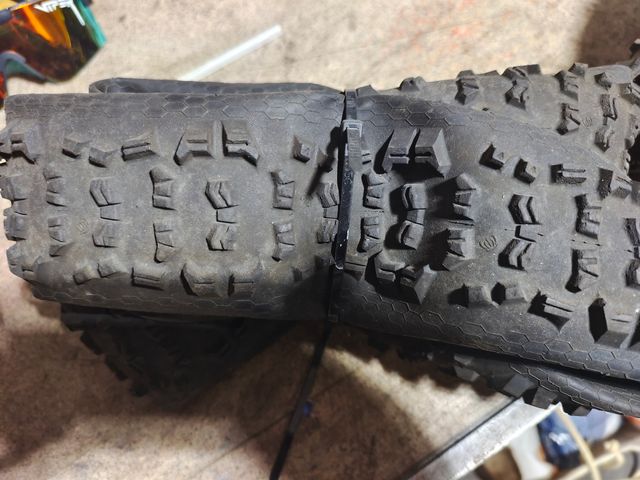 2 pneumatici MTB e-bike Continental 27.5 Tubeless