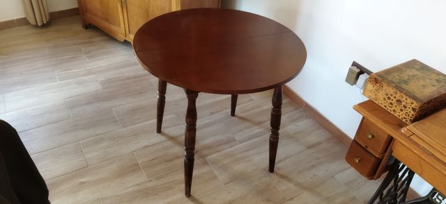 Mesa camilla redonda de madera