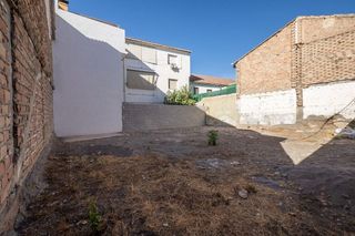 Terreno en venta en Avda. De los Ogíjares en Armilla