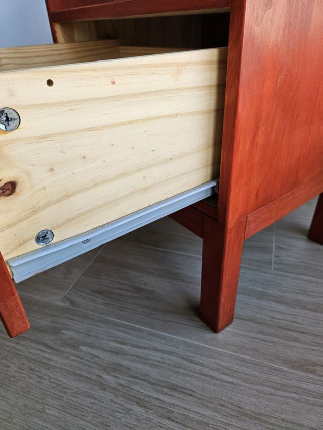 Dos mesitas de noche IKEA Tarva (Madera maciza)