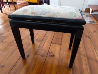 Taburete de piano con estampado floral