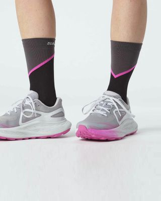 Zapatillas Salomon Glide Max TR Mujer Gris Fucsia