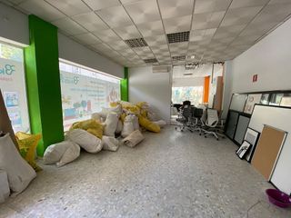 Local comercial en venta en El Nido-Las Fuentes en Parla