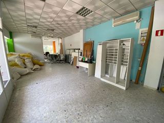 Local comercial en venta en El Nido-Las Fuentes en Parla
