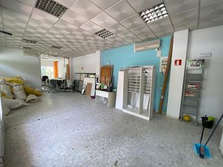 Local comercial en venta en El Nido-Las Fuentes en Parla
