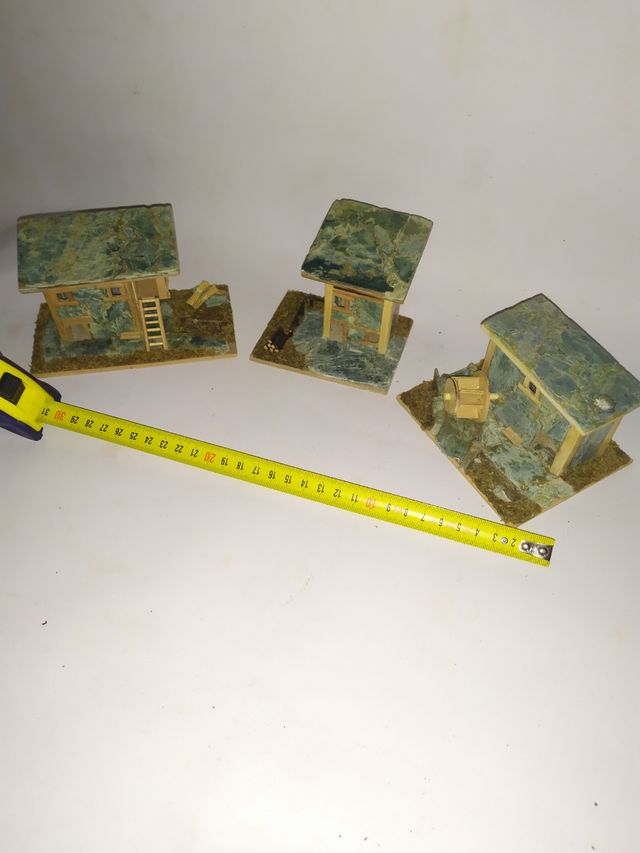 Modellini Case in Pietra e Legno
Realizzati a mano