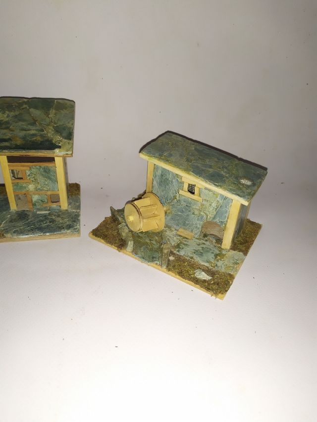 Modellini Case in Pietra e Legno
Realizzati a mano