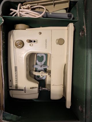 Máquina de coser Bernina minimatic