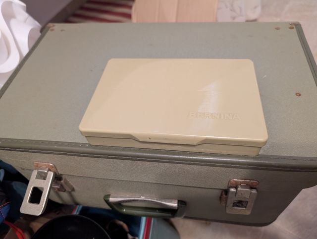 Máquina de coser Bernina minimatic