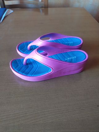 Sandalias de dedo mujer talla 38. Como nuevas
