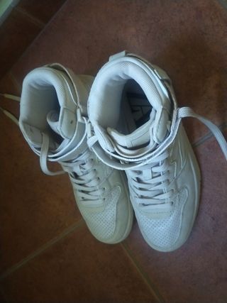 Zapatillas Beige   Deportivas