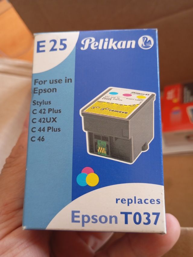 Tinta Pelikan E25 para Epson T037