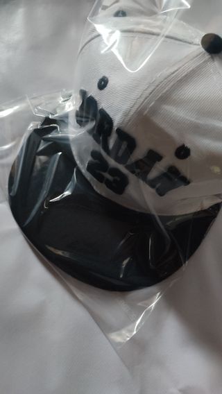 GORRA JORDAN 23 BLANCO Y NEGRO