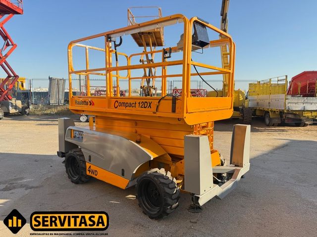PLATAFORMA ELEVADORA HAULOTTE COMPACT 12 DX