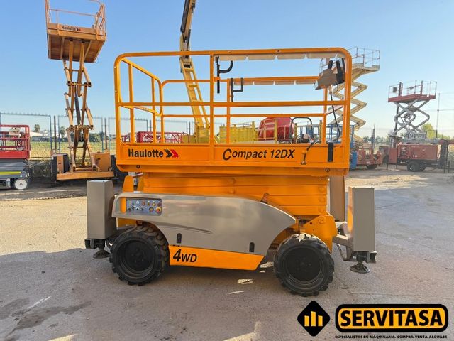PLATAFORMA ELEVADORA HAULOTTE COMPACT 12 DX