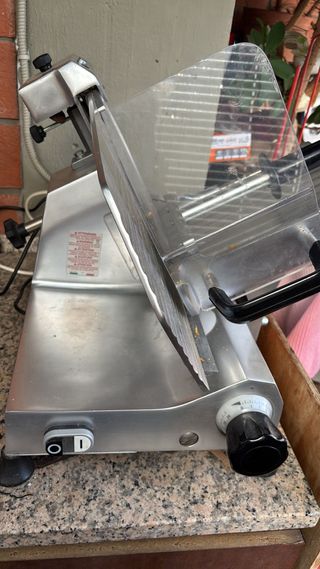 Affettatrice professionale FAC F 300 E