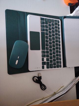 Teclado y ratón inalámbrico verde