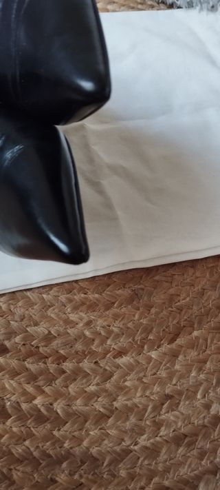 Botín Negro Tacon Bajo Punta Fina