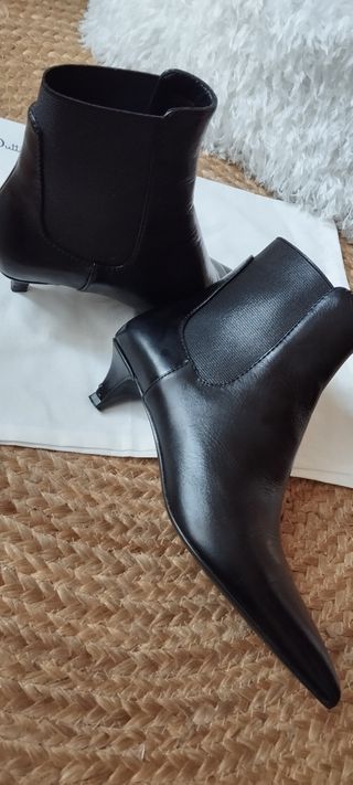 Botín Negro Tacon Bajo Punta Fina