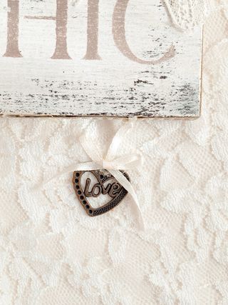 Targa in legno shabby chic bianca