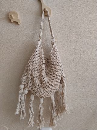 Bolso de crochet con flecos