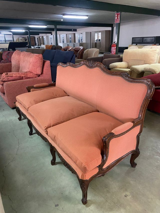 Sofá de 3 plazas con estructura de madera