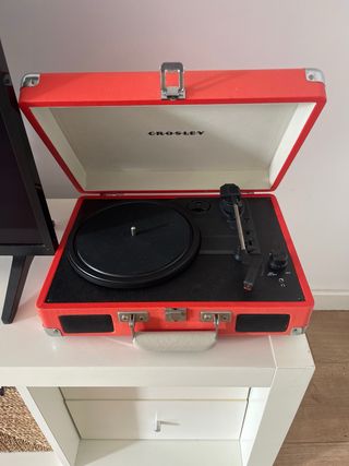 Tocadiscos Crosley Vintage Estilo Maleta Roja.
