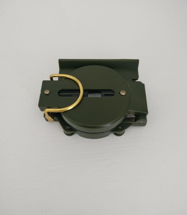 Brújula militar verde