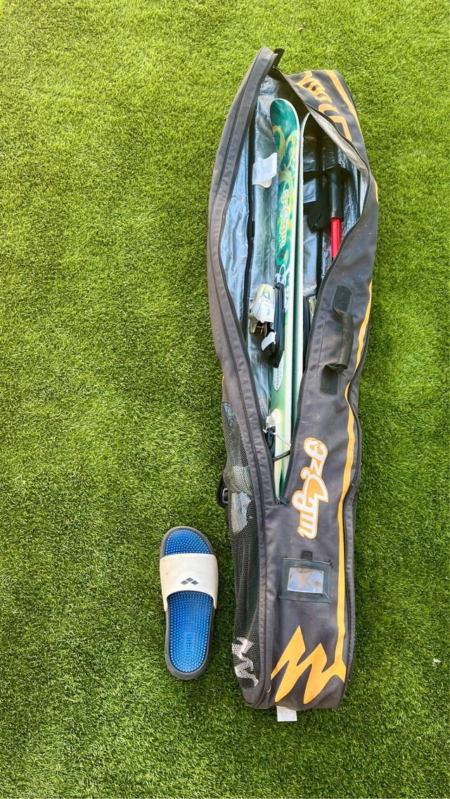 Par de Esquís Decathlon con bastones