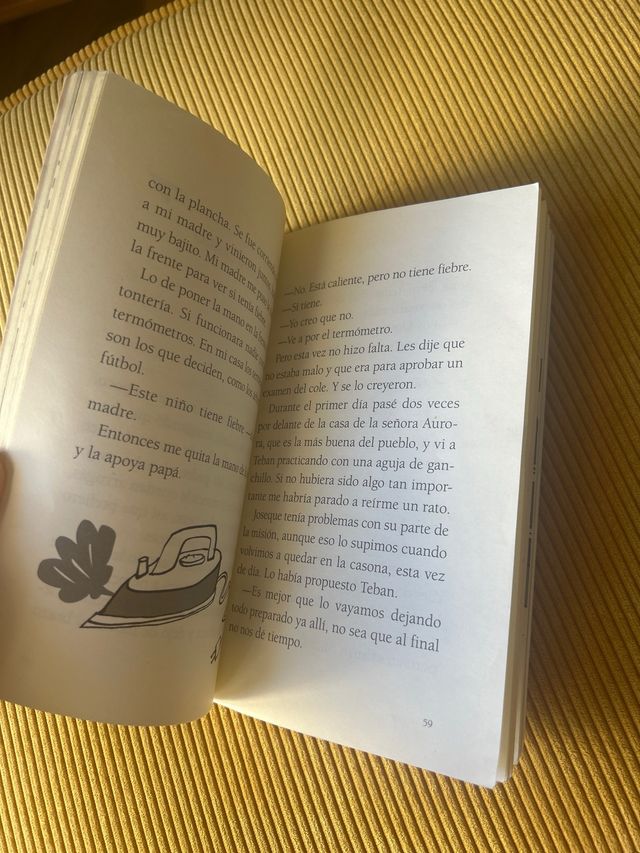 ¡Que vienen los fantasmas! (Spanish Edition)