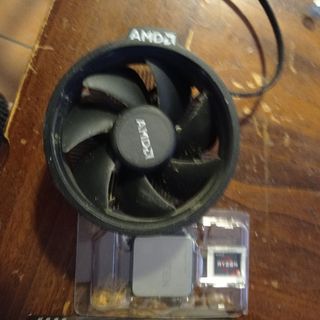 Processore AMD Ryzen 3 3200G con Radeon