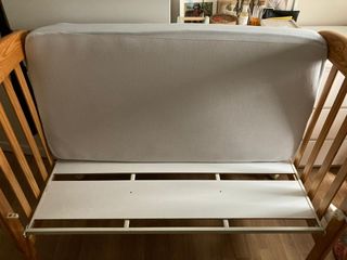 Cuna de bebé de madera