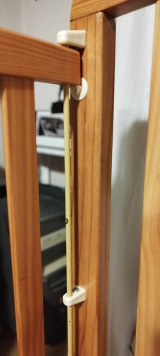 Cuna de bebé de madera