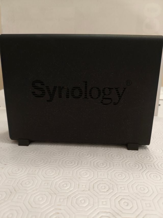 Synology DS118 NAS con disco 4 TB