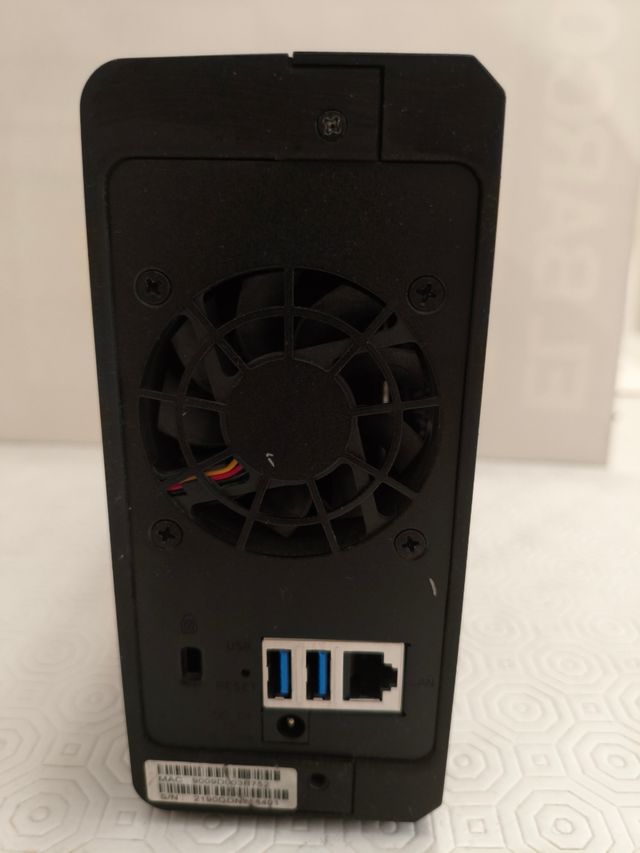 Synology DS118 NAS con disco 4 TB