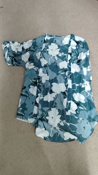 Kimono floral verde talla 40
