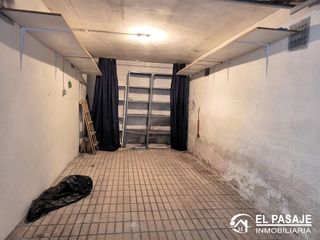 Garaje en venta en Linares
