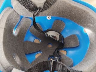 Casco y protecciones para patinar