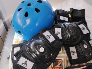 Casco y protecciones para patinar