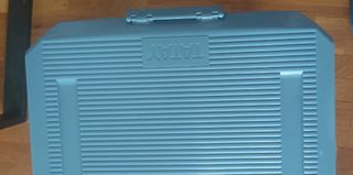 Taper plástico grande con ruedas